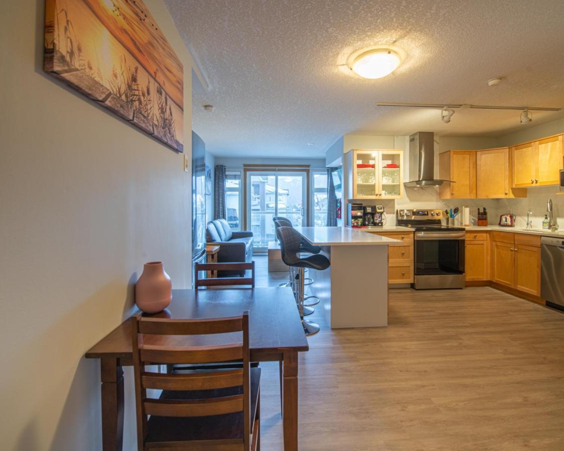 Mountain View 2 Bedroom Condo - Wt Top Floor-401 Canmore Exterior foto